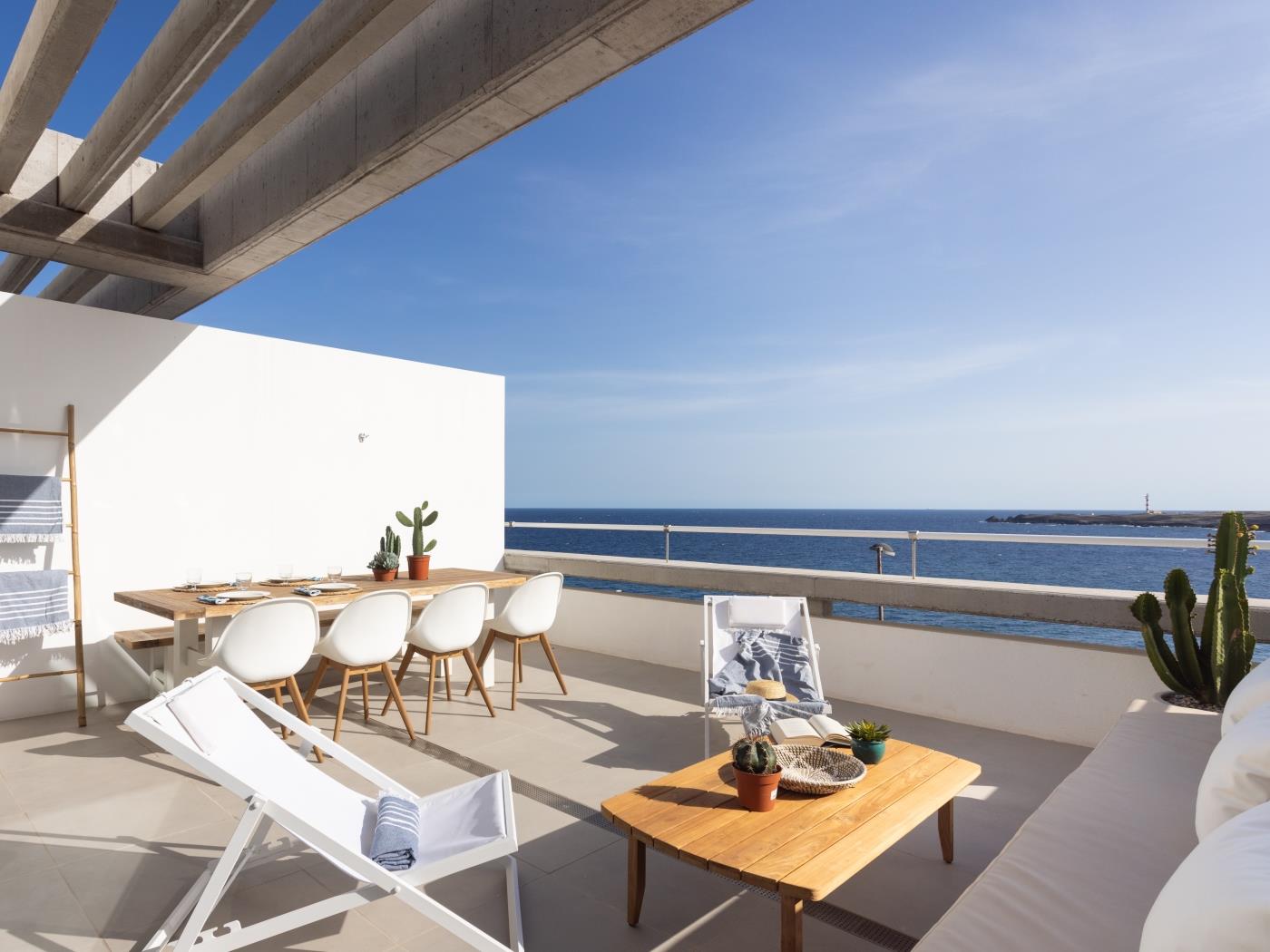Superior Seafront Apartment, Porís 6 in Porís de Abona