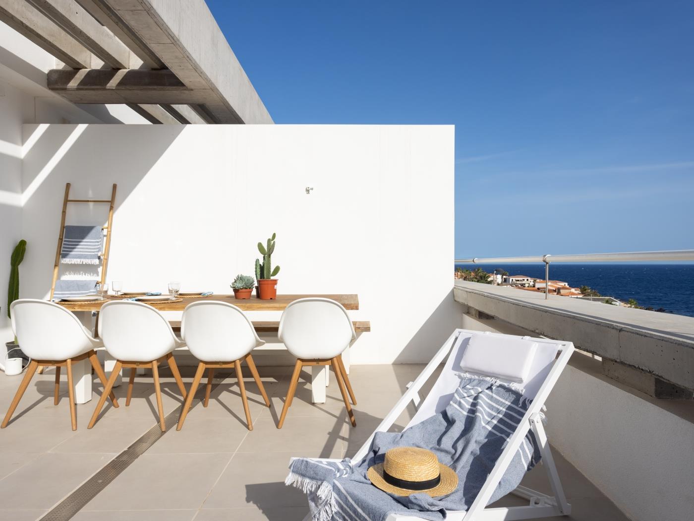 Superior Seafront Apartment, Porís 6 in Porís de Abona