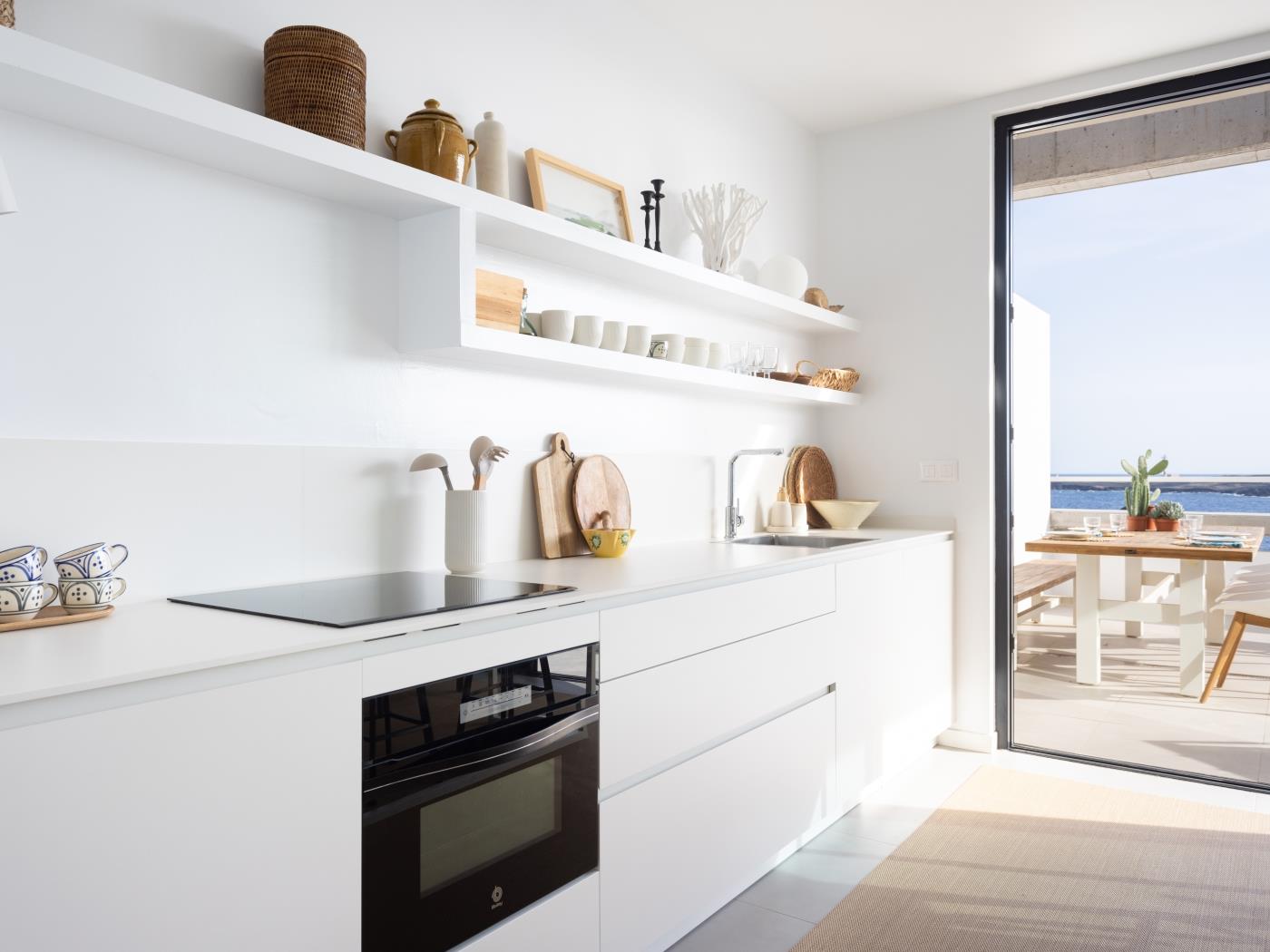 Superior Seafront Apartment, Porís 6 in Porís de Abona
