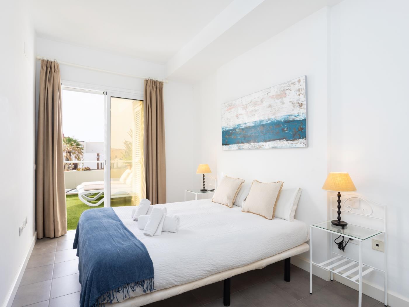 Apartment on the beach, work area and private parking - PillowAbroad in Porís de Abona