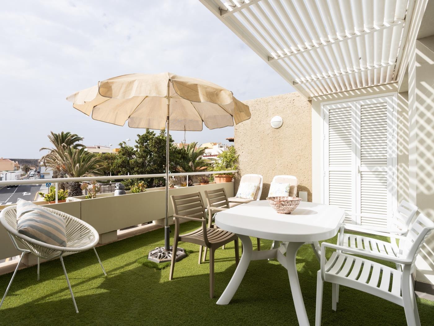 Apartment on the beach, work area and private parking - PillowAbroad in Porís de Abona