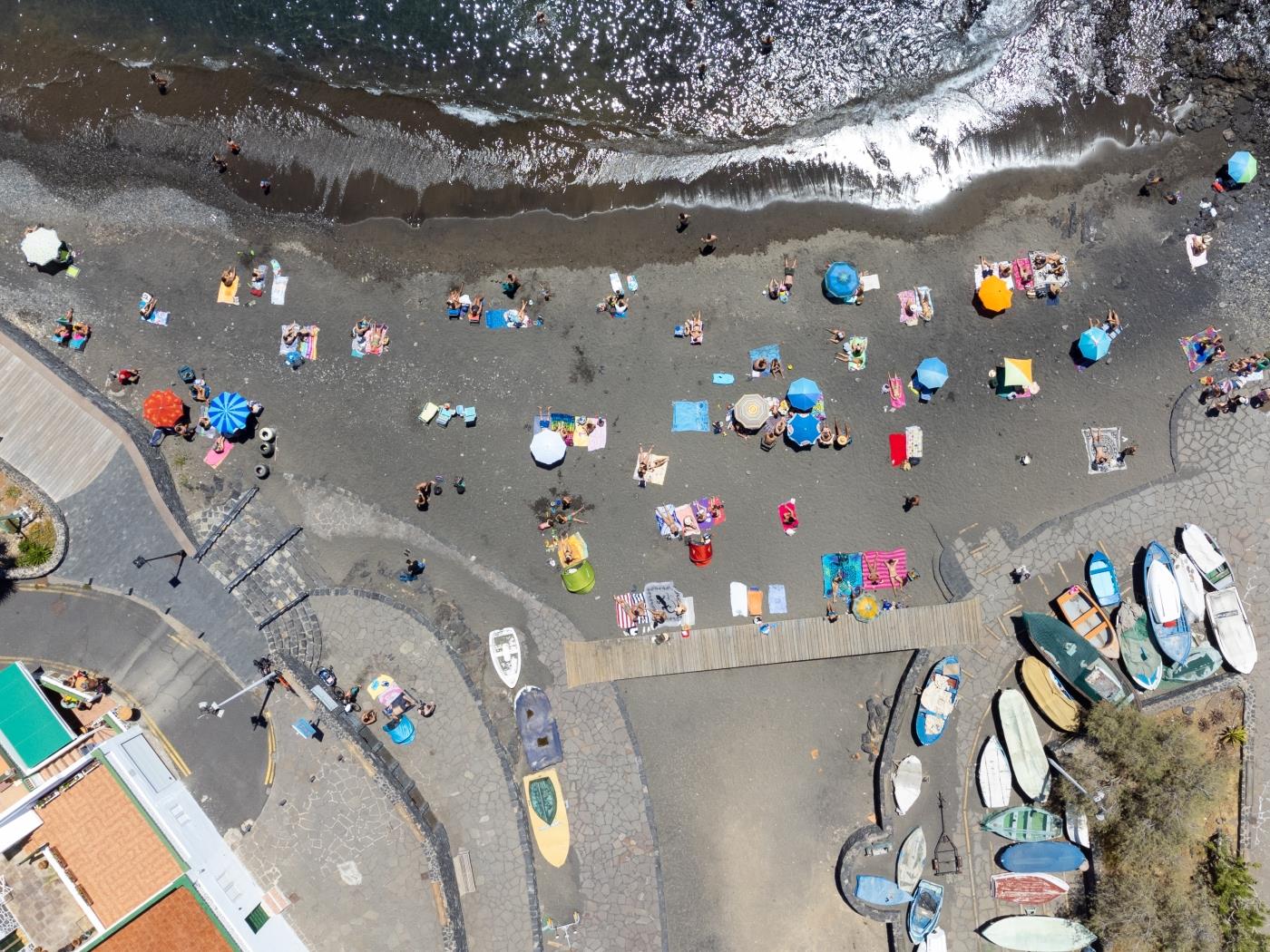 Apartment on the beach, work area and private parking - PillowAbroad in Porís de Abona