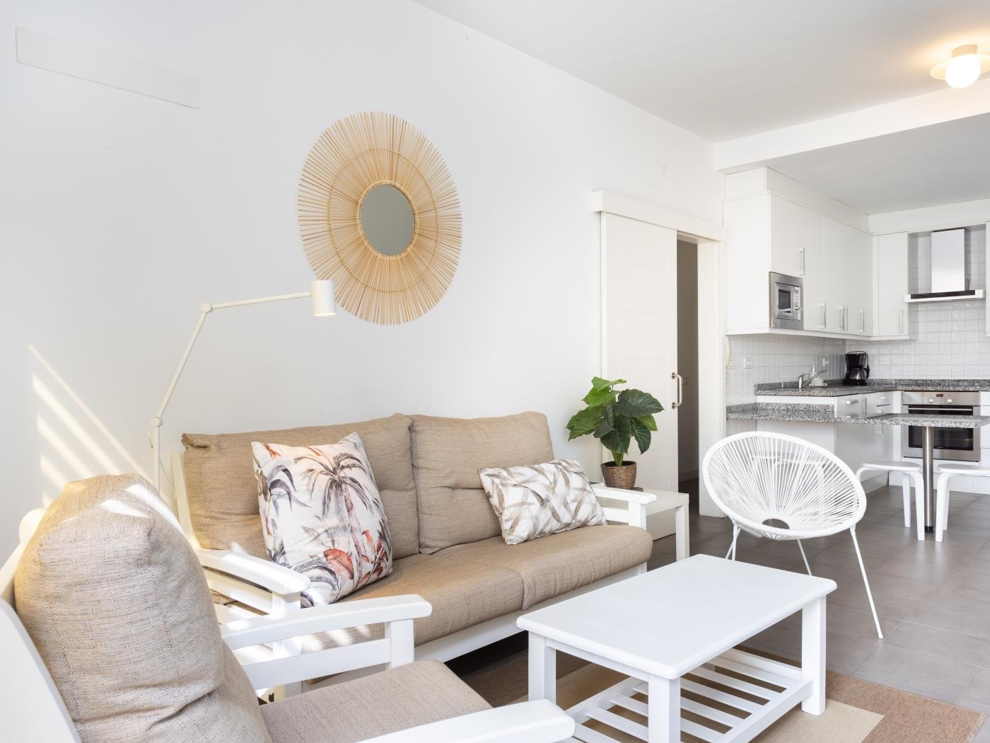Apartment on the beach, work area and private parking - PillowAbroad in Porís de Abona