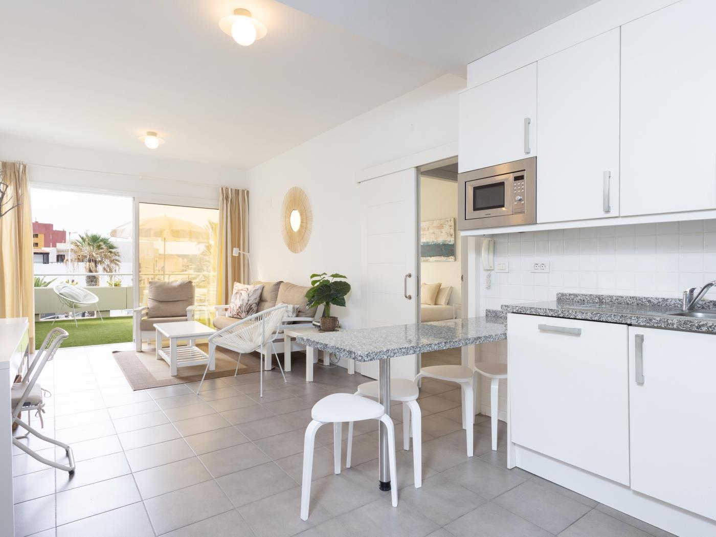 Apartment on the beach, work area and private parking - PillowAbroad in Porís de Abona