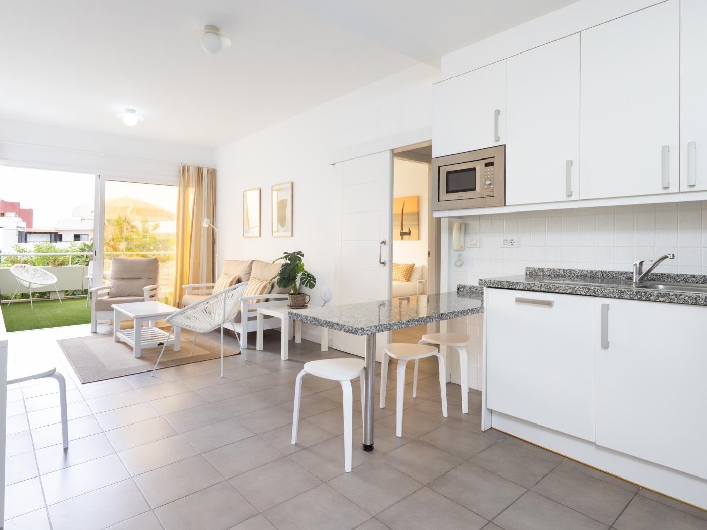 Apartment on the beach, work area and private parking - PillowAbroad in Porís de Abona