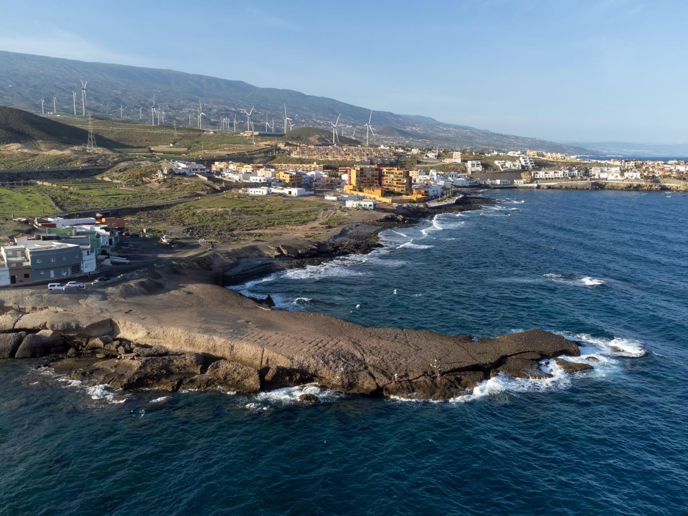 Apartment on the beach, work area and private parking - PillowAbroad in Porís de Abona