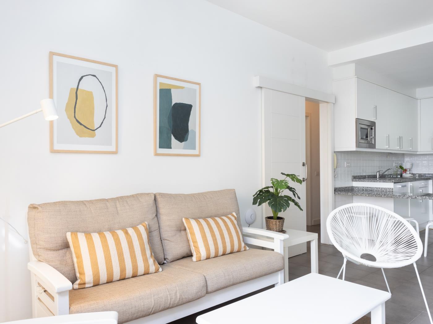 Apartment on the beach, work area and private parking - PillowAbroad in Porís de Abona