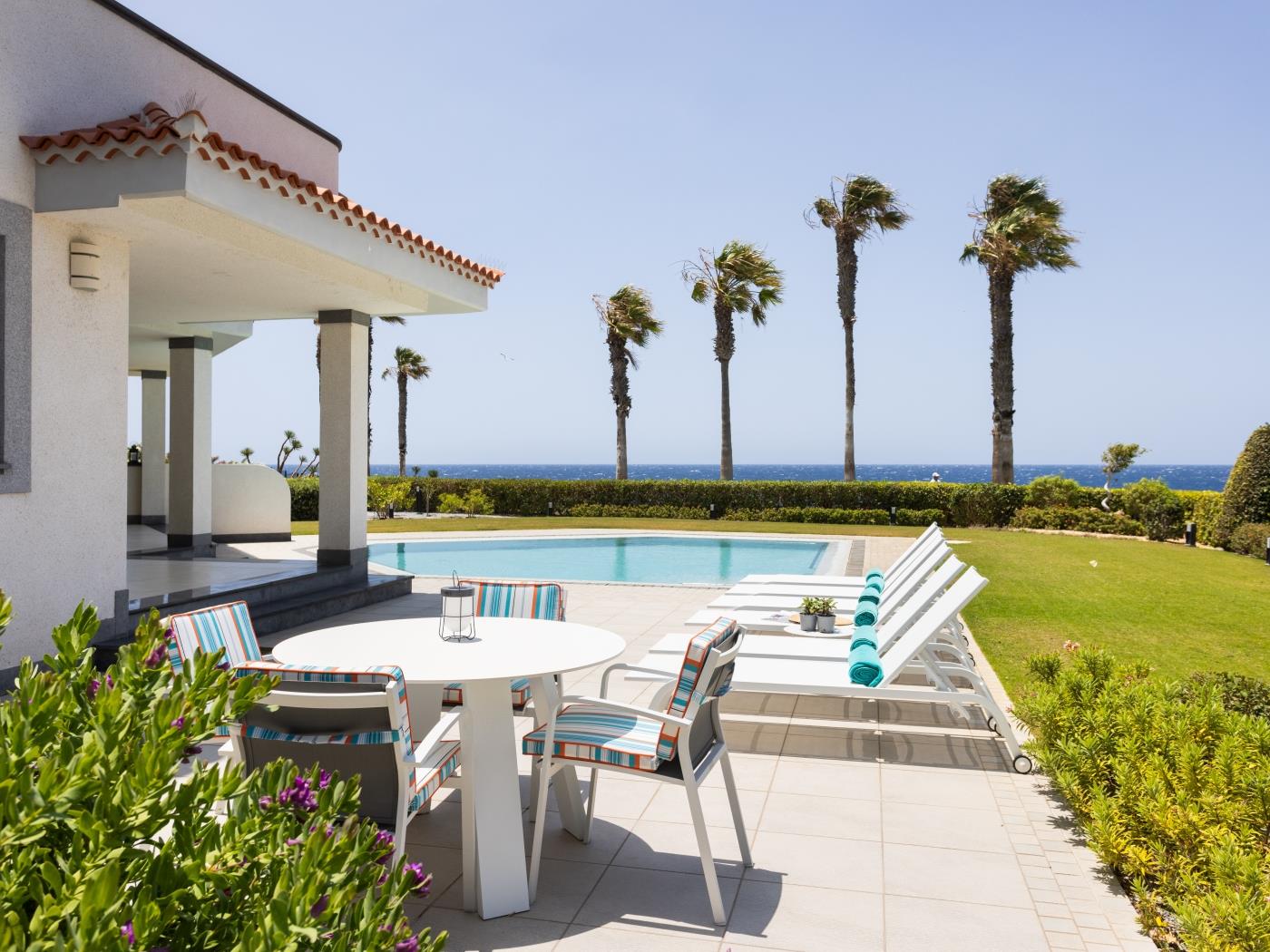 Villa Fiorita | Beachfront + Heated Private Pool in Amarilla Golf