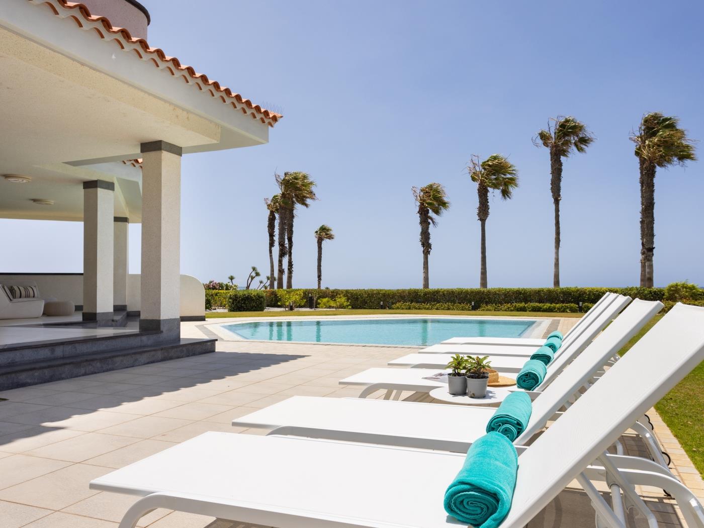 Villa Fiorita | Beachfront + Heated Private Pool in Amarilla Golf