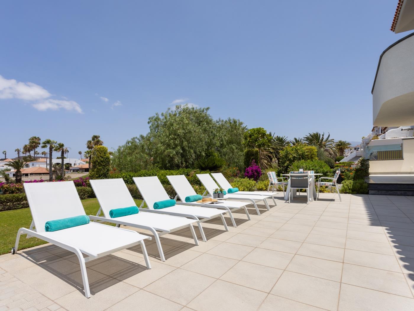 Villa Fiorita | Beachfront + Heated Private Pool in Amarilla Golf