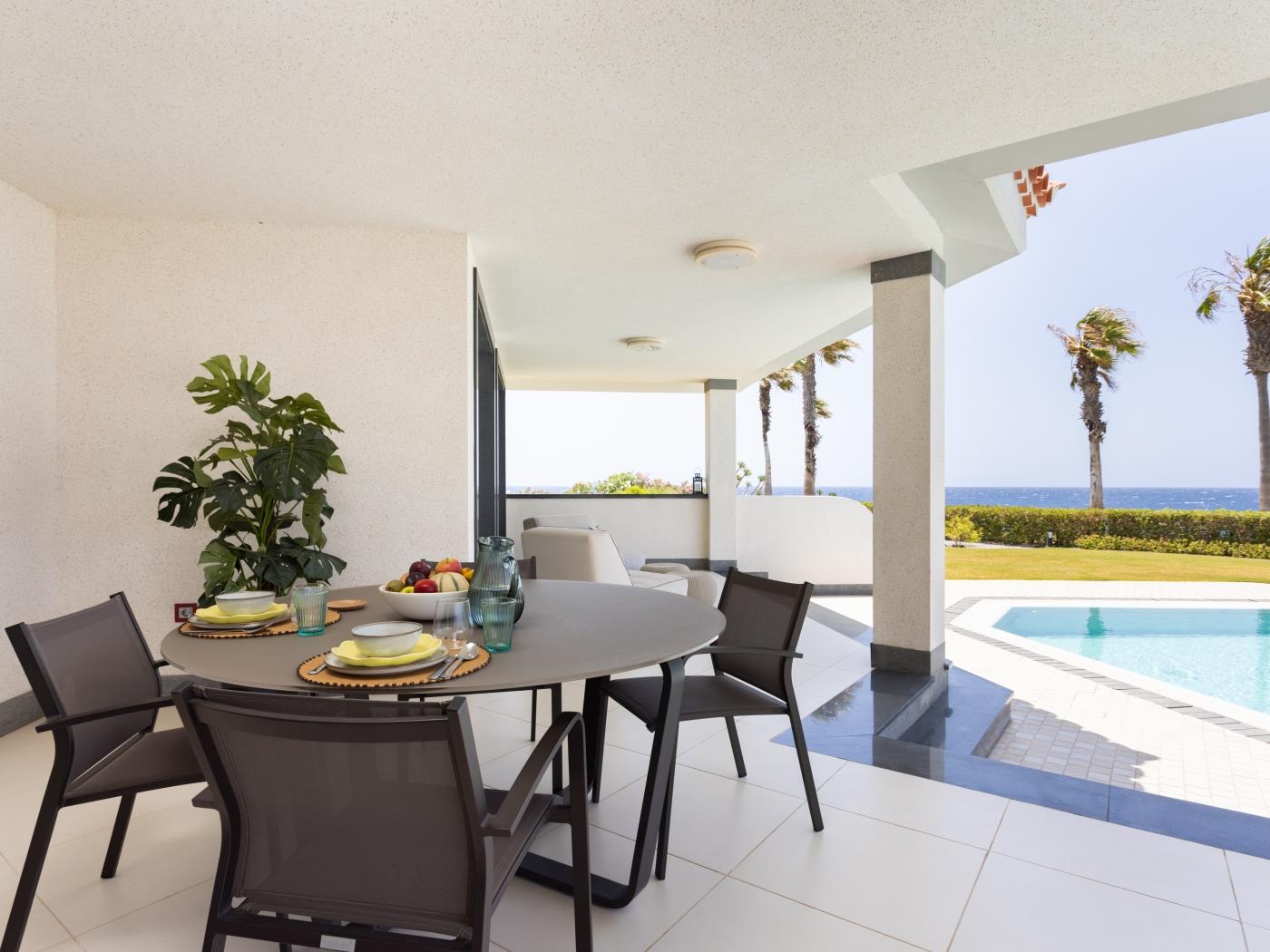 Villa Fiorita | Beachfront + Heated Private Pool in Amarilla Golf
