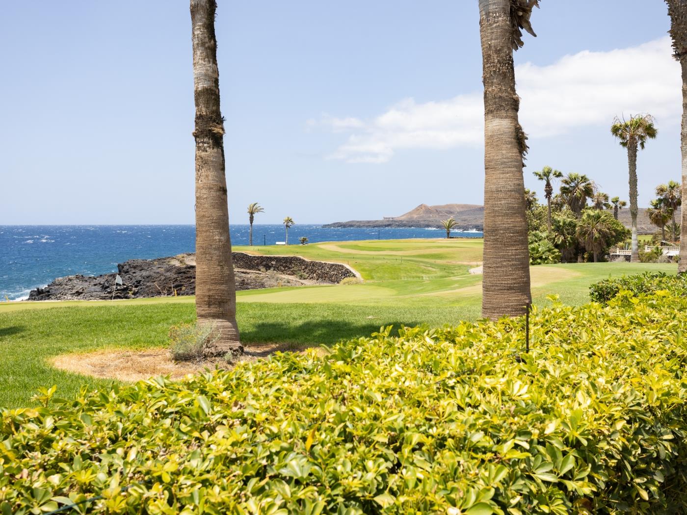 Villa Fiorita | Beachfront + Heated Private Pool in Amarilla Golf