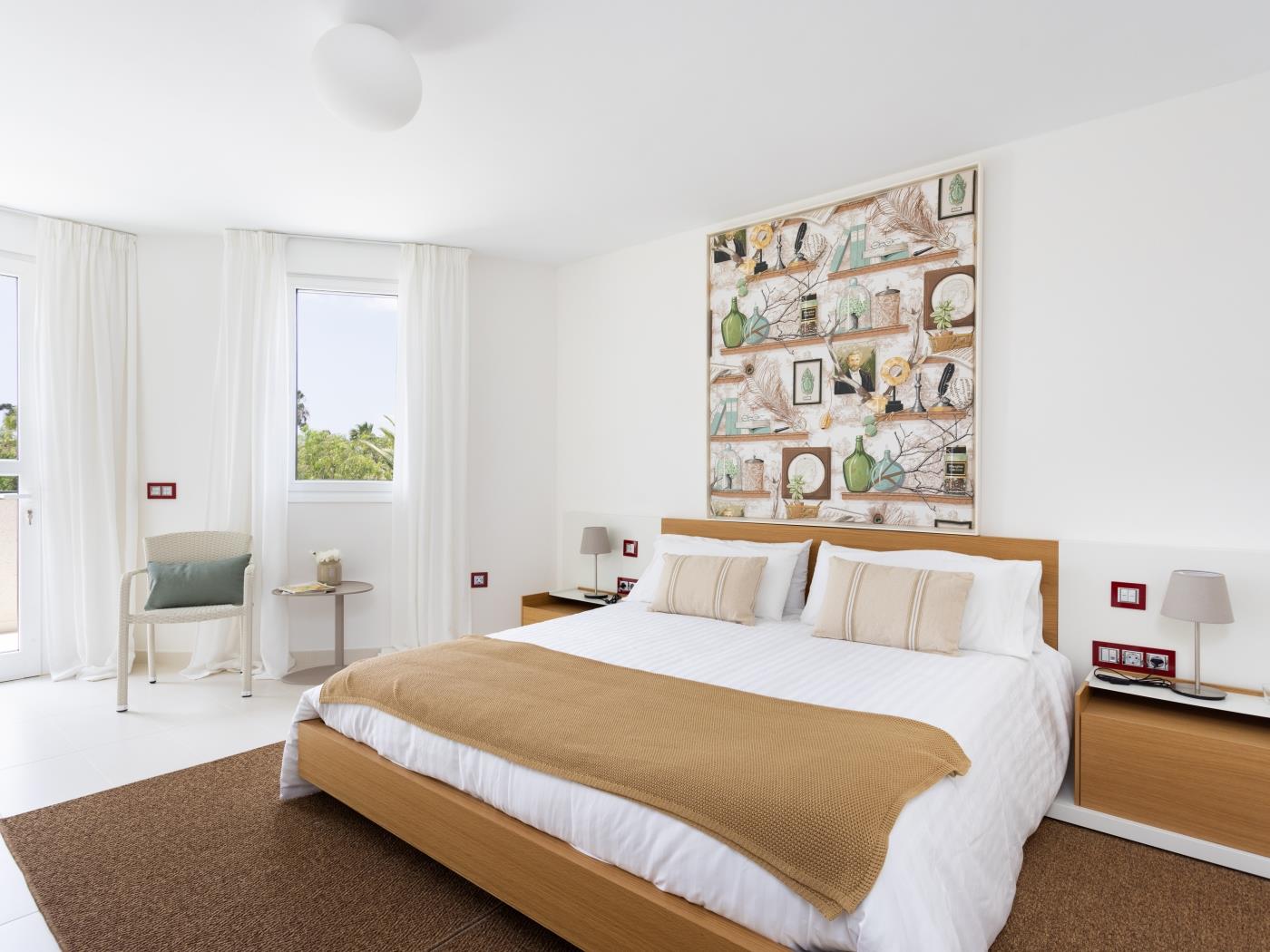 Villa Fiorita | Beachfront + Heated Private Pool in Amarilla Golf