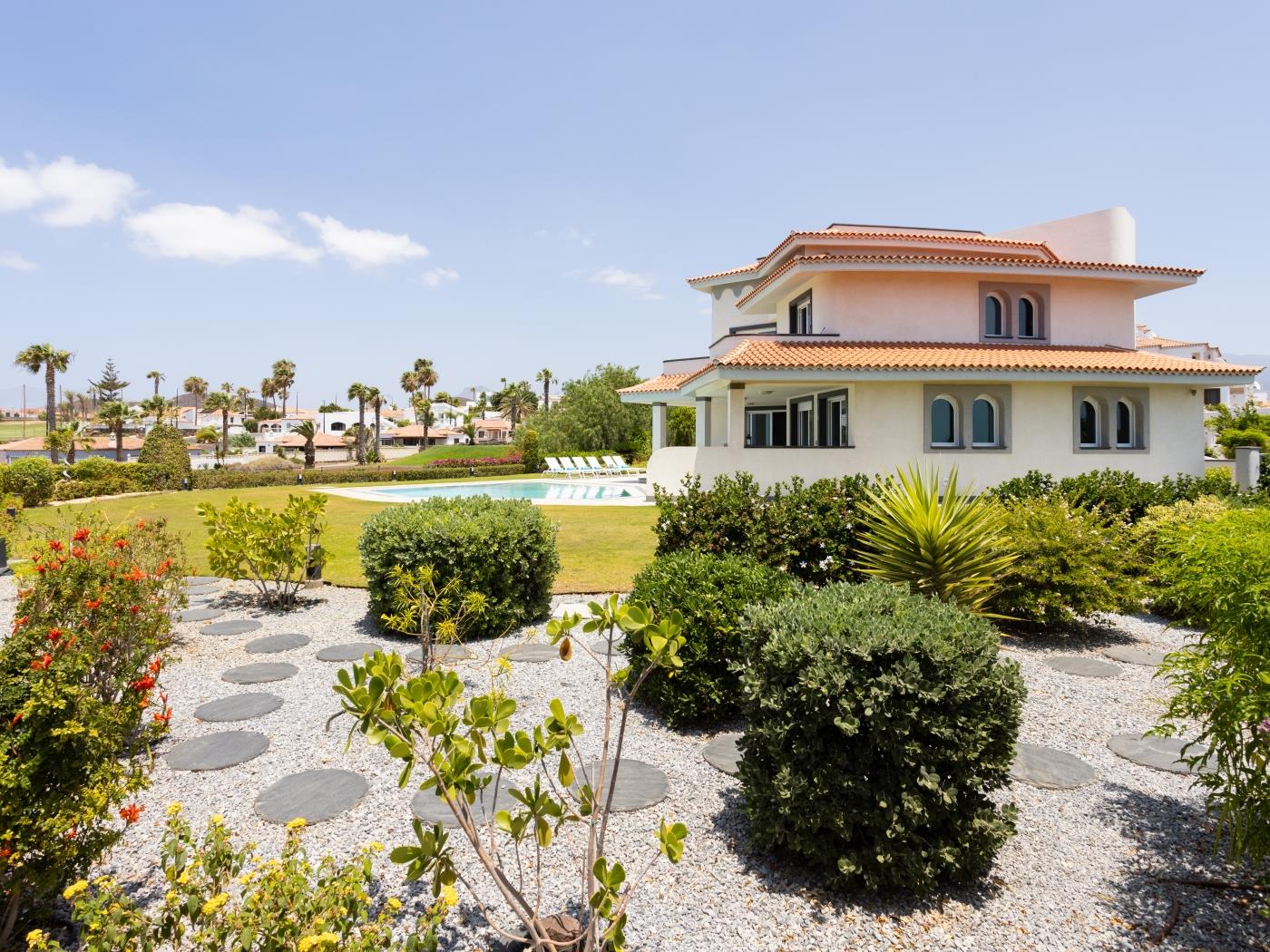 Villa Fiorita | Beachfront + Heated Private Pool in Amarilla Golf