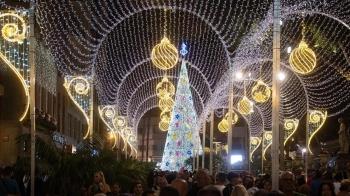 Navidad en Tenerife: entre la luz de Santa Cruz y la calma del Porís de Abona
